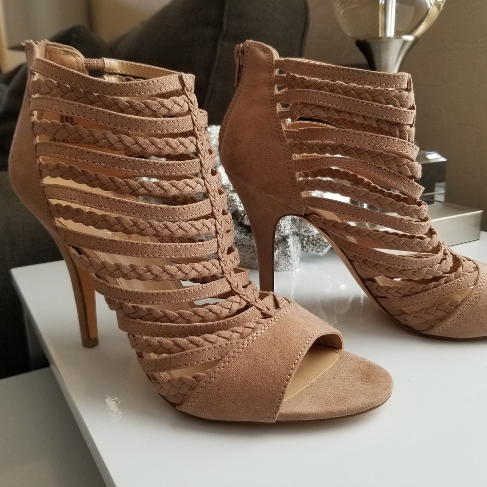 Tan LC Lauren Conrad Pumps
